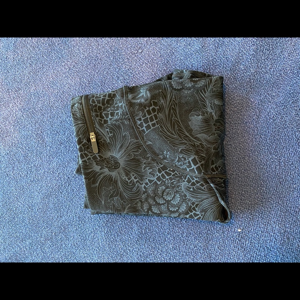Lulu Lemon crop tights size 4